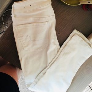 American Eagle White Jeans